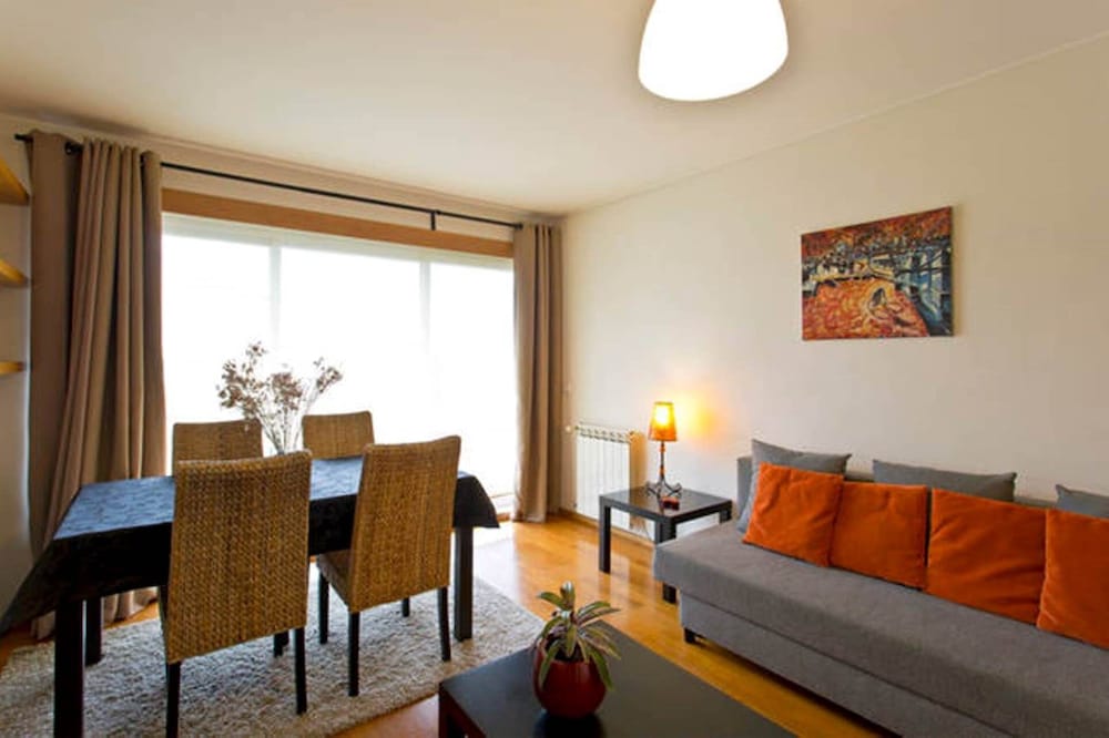 Moderne Licht Ruhige Und Komfortable Wohnung T1 Mit Garage - Moreira