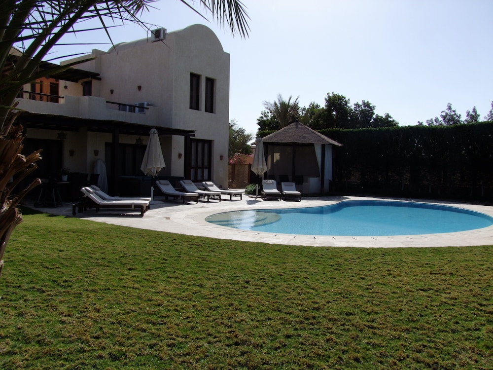 Villa Très Privée Avec Piscine (Chauffage En Option) - Peut Accueillir Jusqu'à 9 - Hurghada