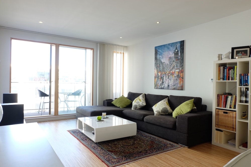 Modern Flat, Ideal Location In Clapham Old Town - Chelsea, Londra