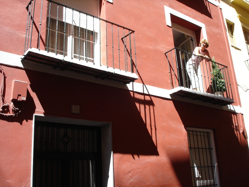 Apartamentos "La Alcandora" En El Corazón De Granada - La Zubia
