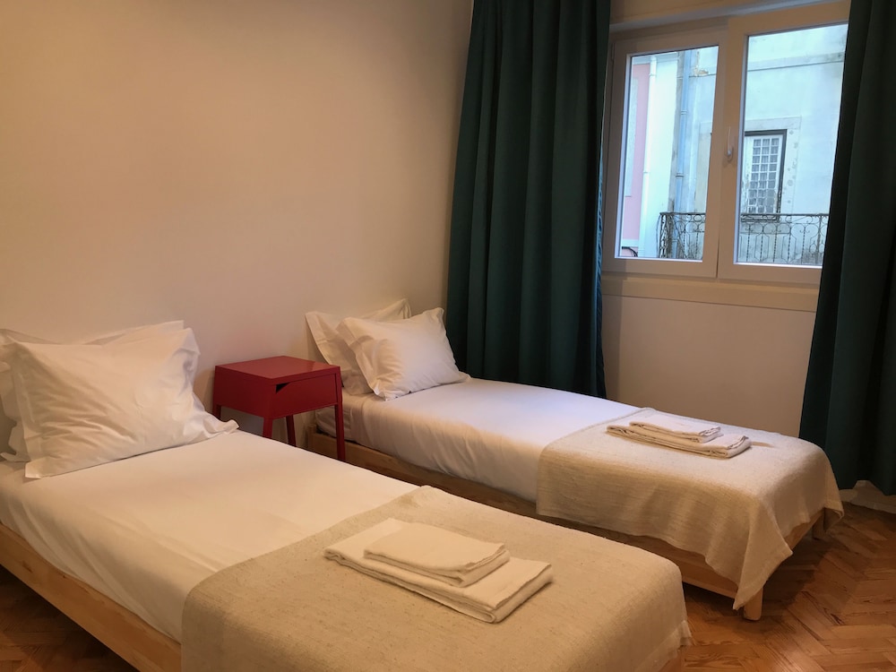 Apartment W/ Jacuzzi In Central Lisbon - Alvalade
