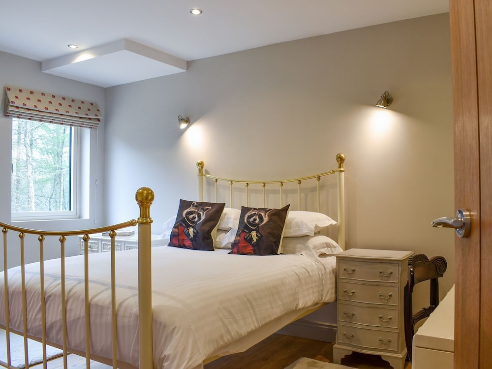 3 Bedroom Accommodation In Midgham - Fordingbridge