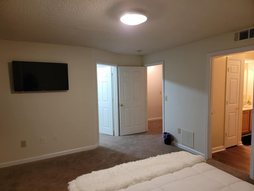 True Three Bedroom Peaceful Apartment - Hartsfield-Jackson Atlanta Airport (ATL)