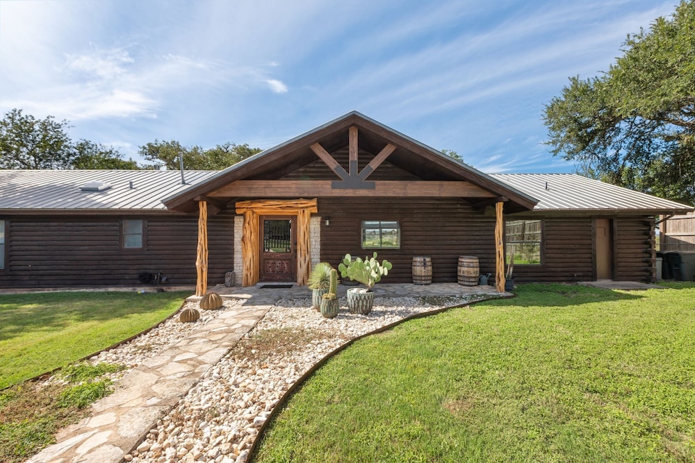 Guadalupe Bluff Log Cabin 4 Bedroom Home By Redawning - Kerrville