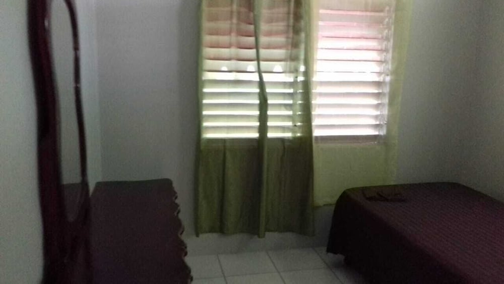 Awesomenessss Awaits You At This Quiet Modern Apartment Centrally Located - Kingston, Jamaica