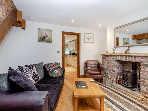 Fox Bank Cottage, Pet Friendly, With Open Fire In Bollington - Cheshire