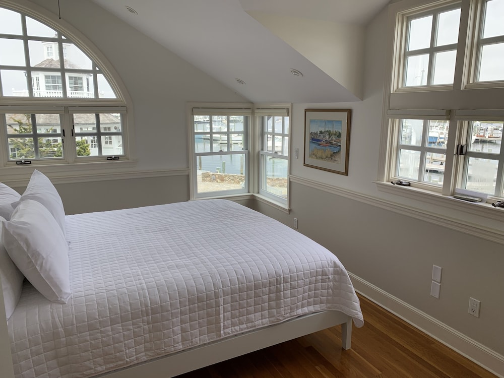 Waterfront 4 Beds In Oyster Harbors - Sandwich, MA