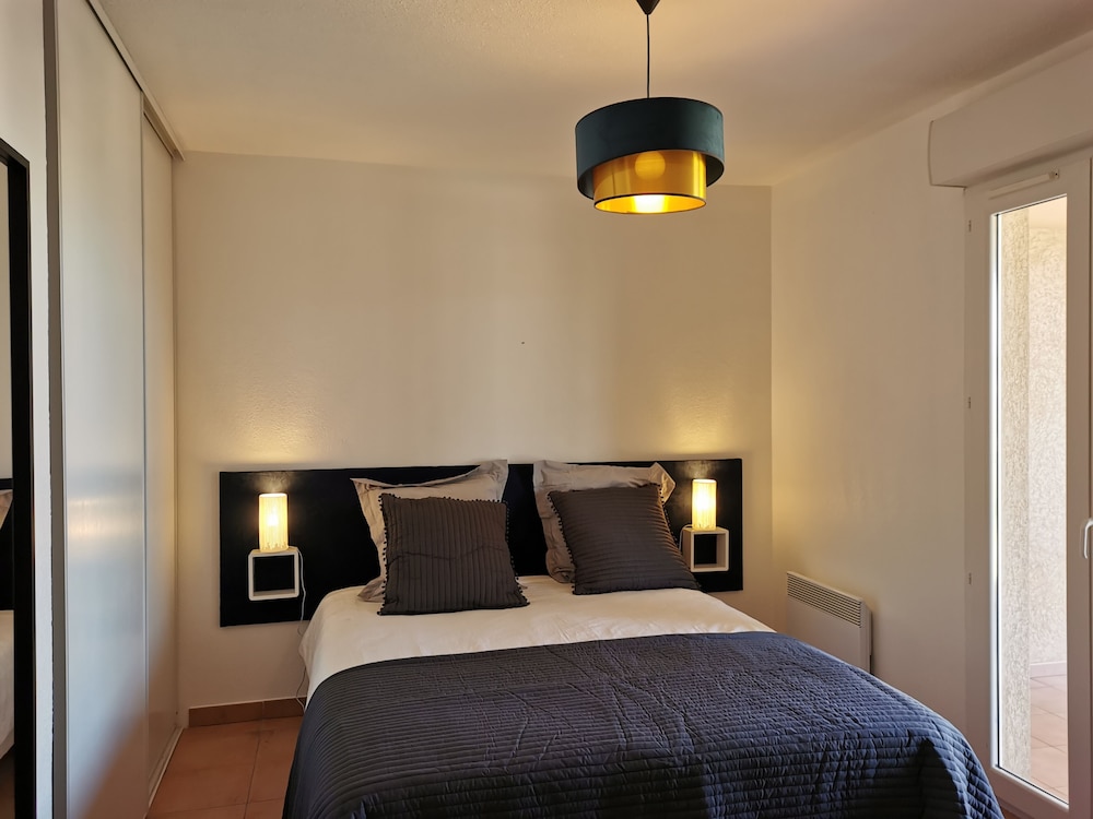 Apartment In L'île-rousse, Large T2, Sea View, Air Conditioning, Wifi - L'Île-Rousse
