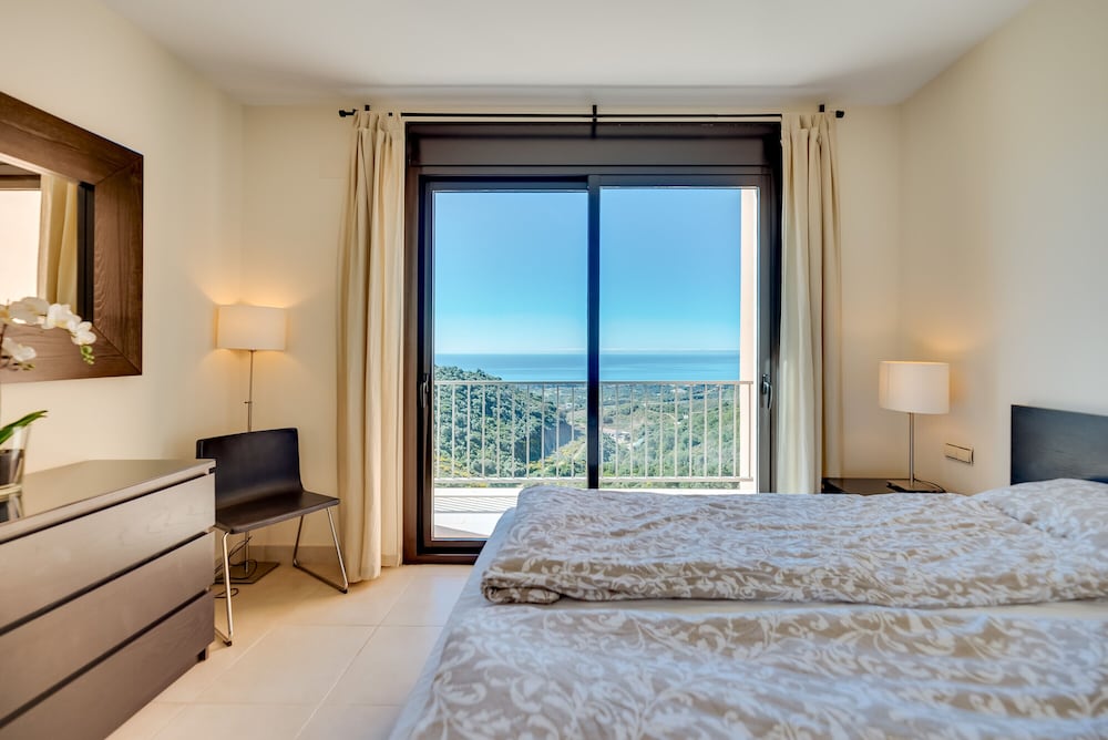 Vakantiehuis Marbella Luxe Penthouse Met 3 Zwembaden, Tuin & Wi-fi - Marbella