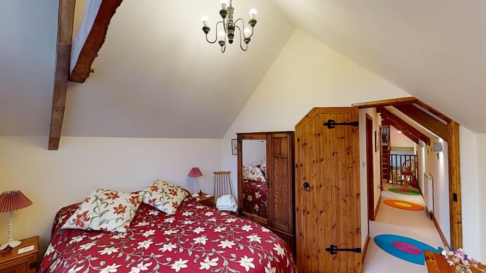Otter Barn - Two Bedroom House, Sleeps 3 - Budleigh Salterton
