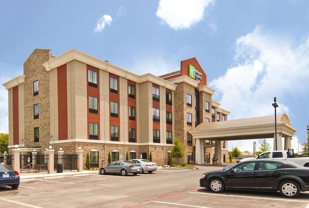 Holiday Inn Express & Suites San Antonio Se By At&t Center, An Ihg Hotel - Universal City, TX