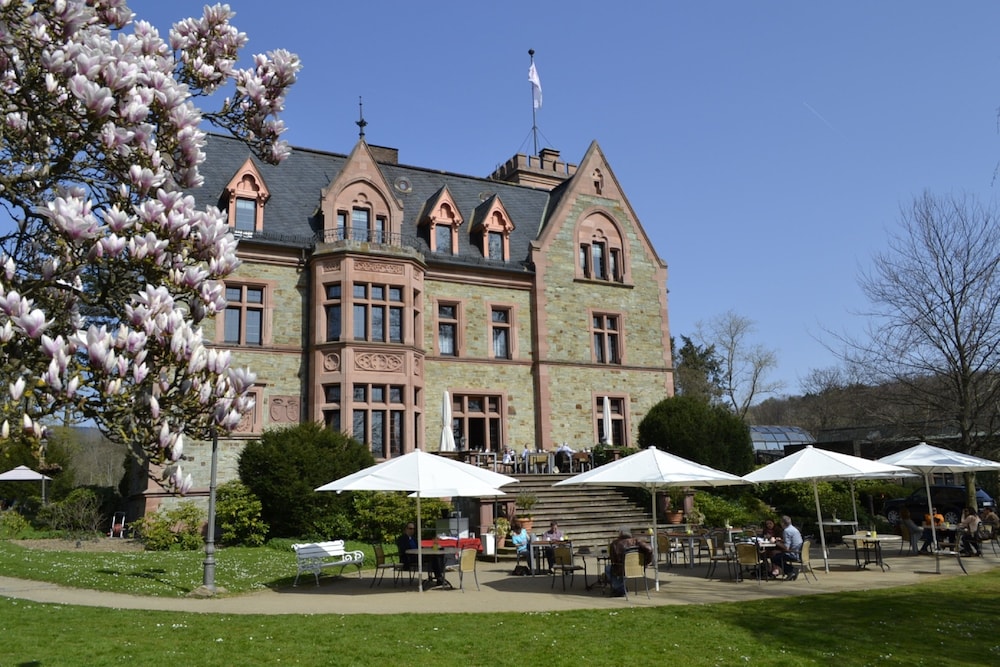 Romantik Hotel Schloss Rettershof - Königstein im Taunus