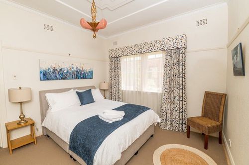 Hillside Cottage │ Comfy, Spacious, Walk To Cbd & Stannies - Bathurst