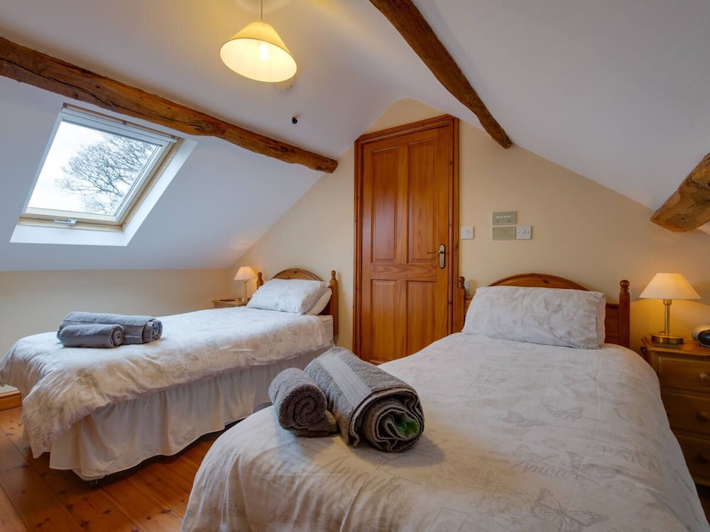 Carnedd Llywelyn - Two Bedroom House, Sleeps 5 - Penrhyndeudraeth