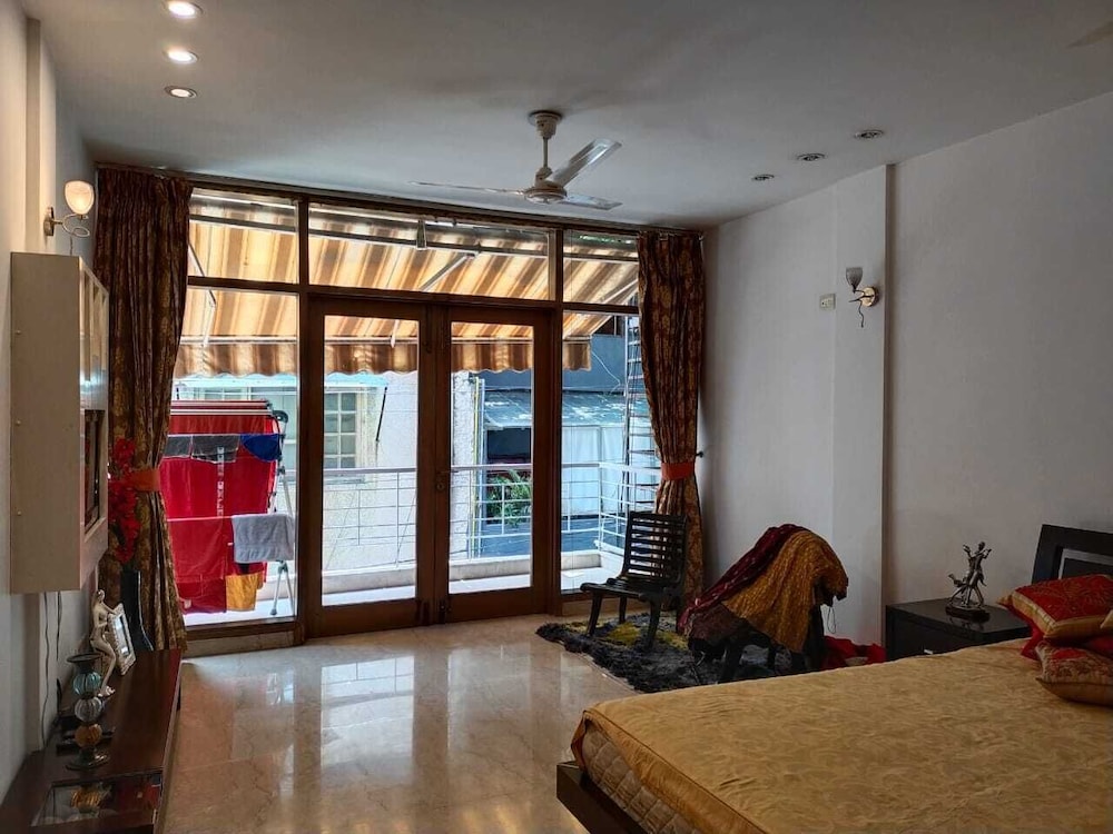 Elegant 7 Star Style Independent, Well Furnished Home-away Property - Delhi