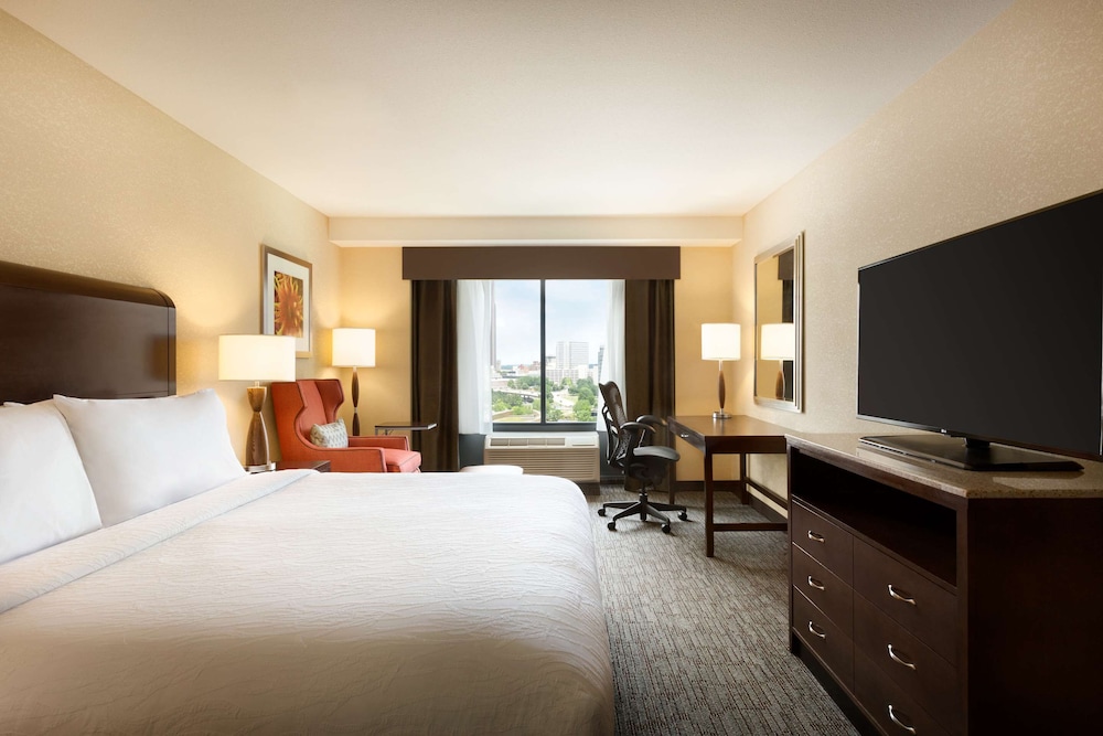 2 Connecting Suites At A  Hotel - Atlanta, GA