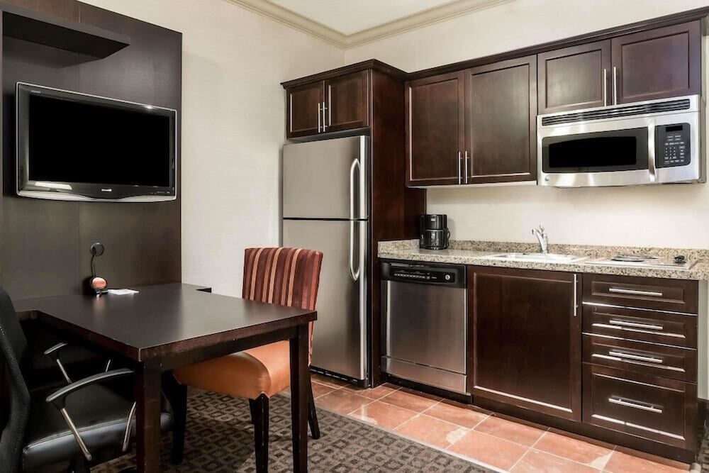 2 Connecting Suites At A  Hotel - West Palm Beach, FL