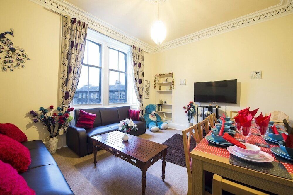The Edinburgh Victorian - 3 Bedroom Apartment - Edinburgh