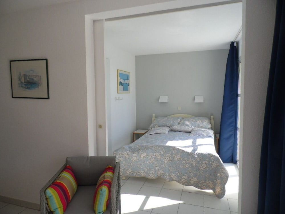 Garden Level With Sea View For 6 People - Agay