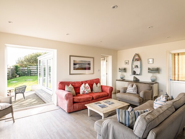 Atlantis, Pet Friendly, Country Holiday Cottage In Polzeath - Padstow