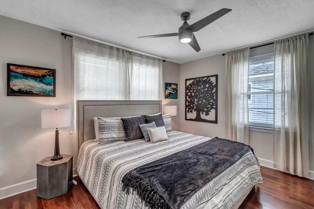 Stylish Condo - 2 Block From San Marco - Jacksonville Zoo and Gardens, Jacksonville