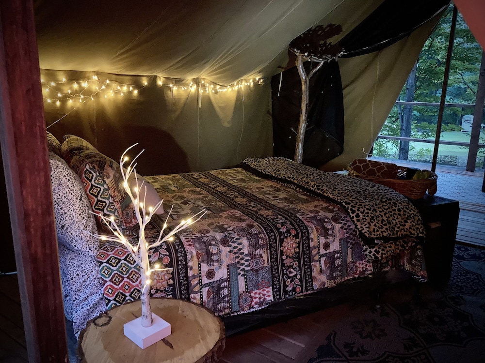 Selah Serenity Tent-n-breakfast Glamping For 2 In Finger Lakes Woodland Site - ニューヨーク州
