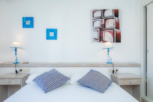 Maison De Vacances Can Blau Avec Terrasses Et Wi-fi - Portocolom