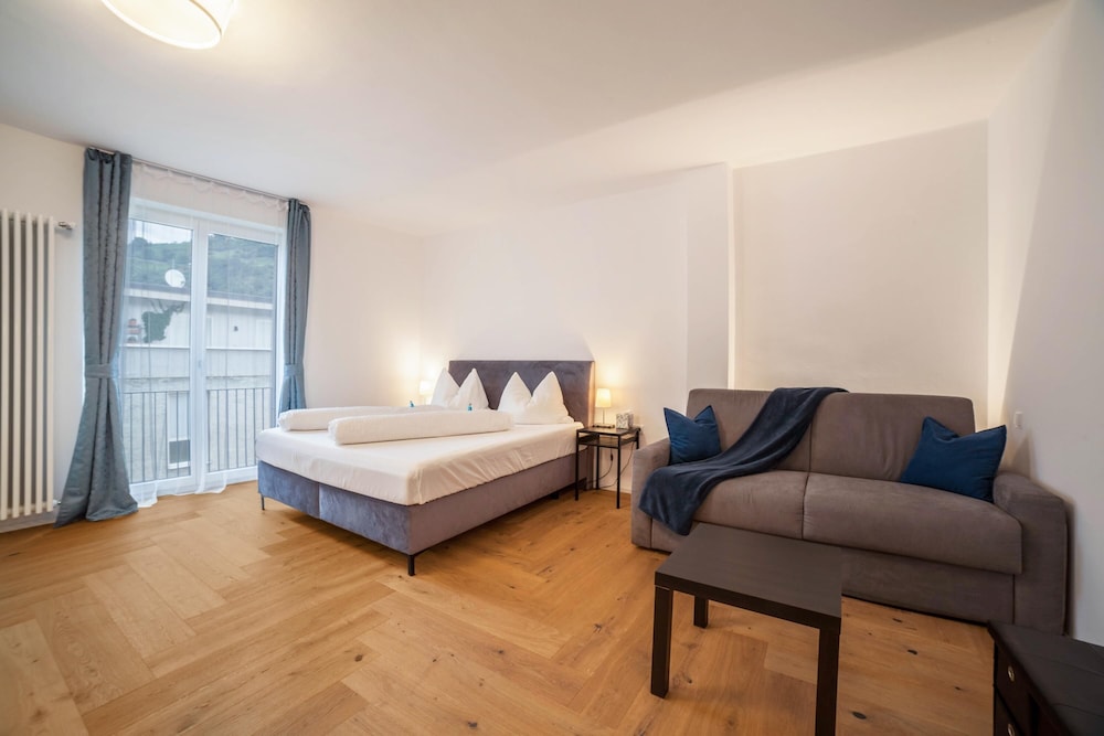 Neu Renovierte Charmante Ferienwohnung "Apartments Sabine G" Mit Bergblick, Klimaanlage, Wlan - Dorf Tirol