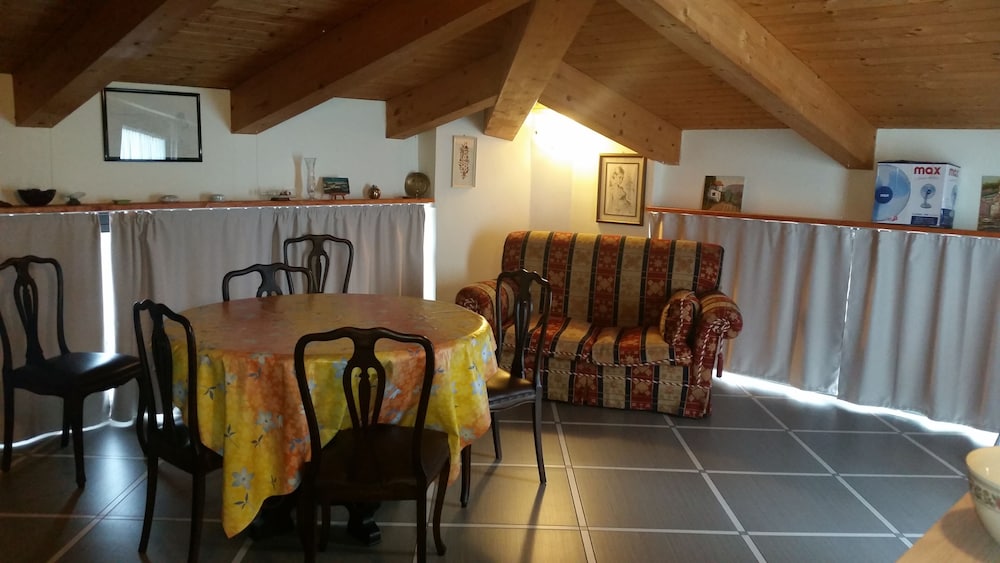 Comfortable Attic With Parking Space In The Town Of Chiavari Num001 - Ligurien