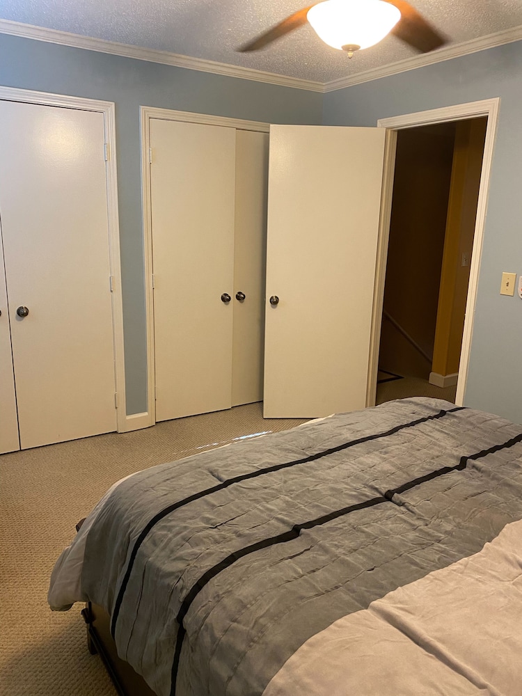 Gated Condo Community And Personal Parking, Near Campus, Wifi, Washer/dryer - Oxford