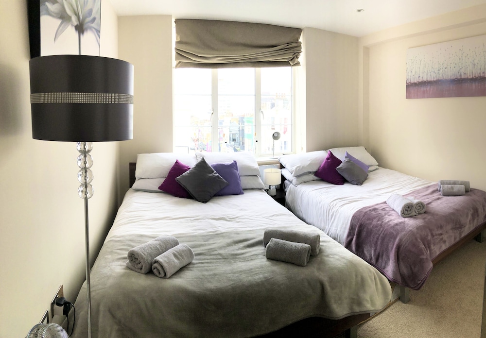 A Stone's Throw From The Beach Luxury 2-bed Apartment - Brighton