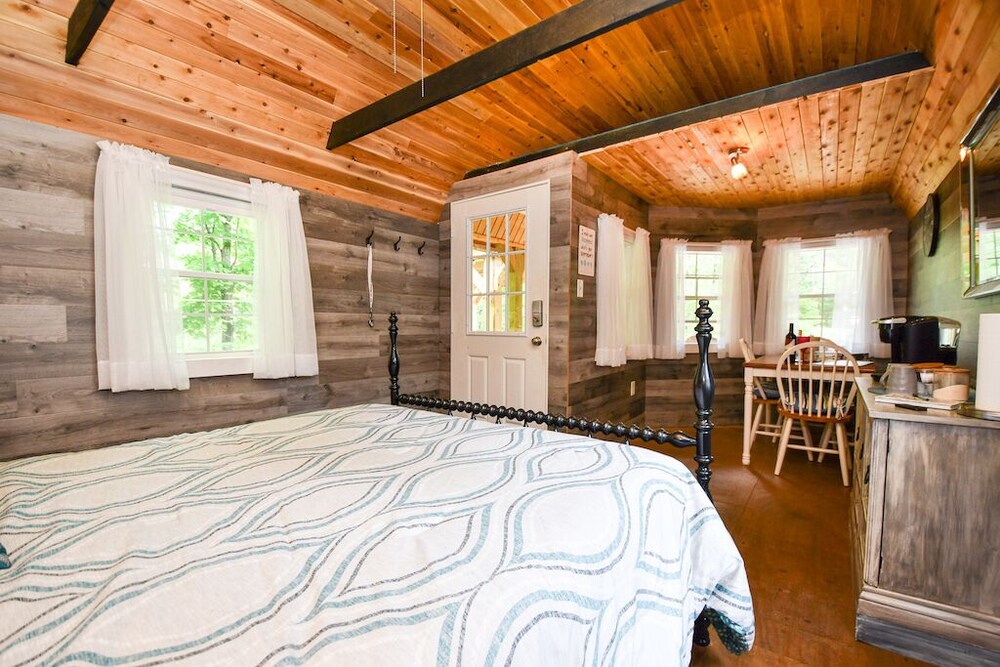 Cabin In The Woods At Northern Retreat<br> - Ontario