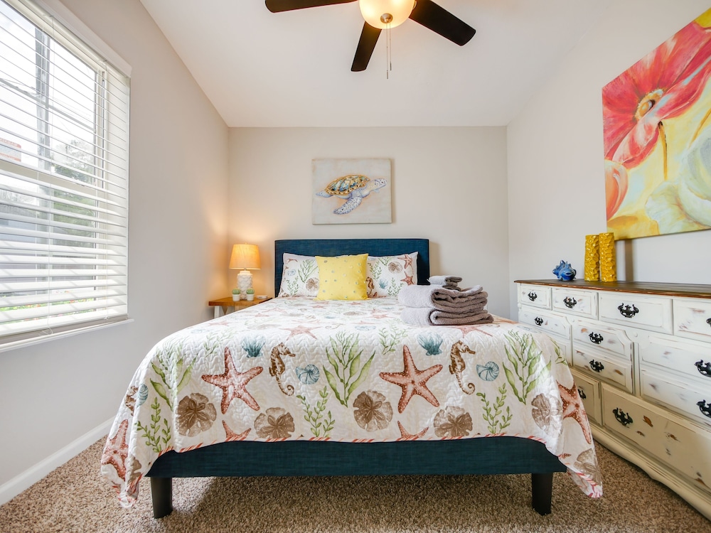 Promo 20% Weekly/ 35% Monthly Discount
Charming Turtle House, 1 Mile To Flagler - St. Augustine, FL