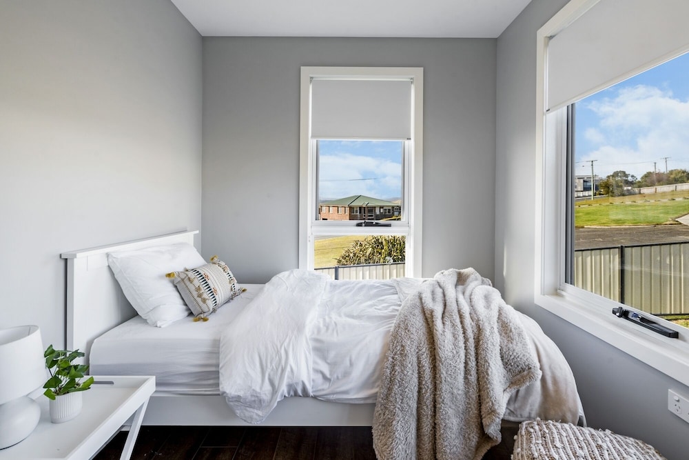 Vista Del Porto  -   Ocean Bay Views  Entire House  Sleeps 12 - Bridport, Australia