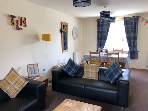 Lighthouse Apartment, Pet Friendly, With Pool In Primrose Valley - Hunmanby