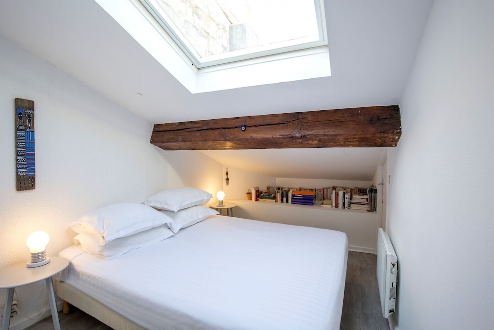 Bright 2 Bedrooms Near Tourny Place - Le Bouscat