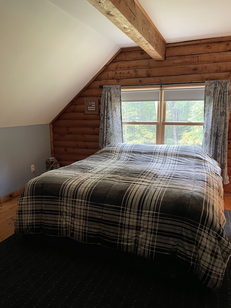 Beautiful, Private Log Cabin With Huge, Relaxing Screened Porch - Grafton, VT