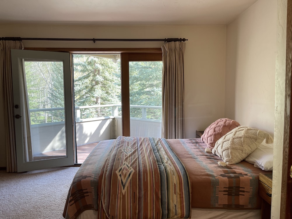 Fabulous Location! Relax With River & Baldy Views. - Sun Valley, ID