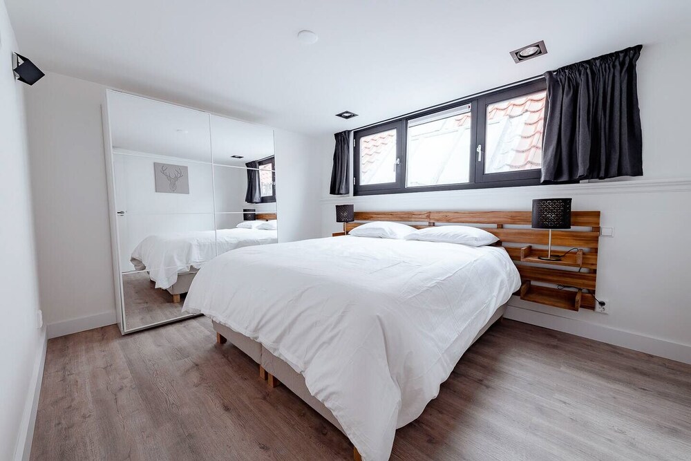 Modern And Bright  3 Bedroom Apartment - Scheveningen