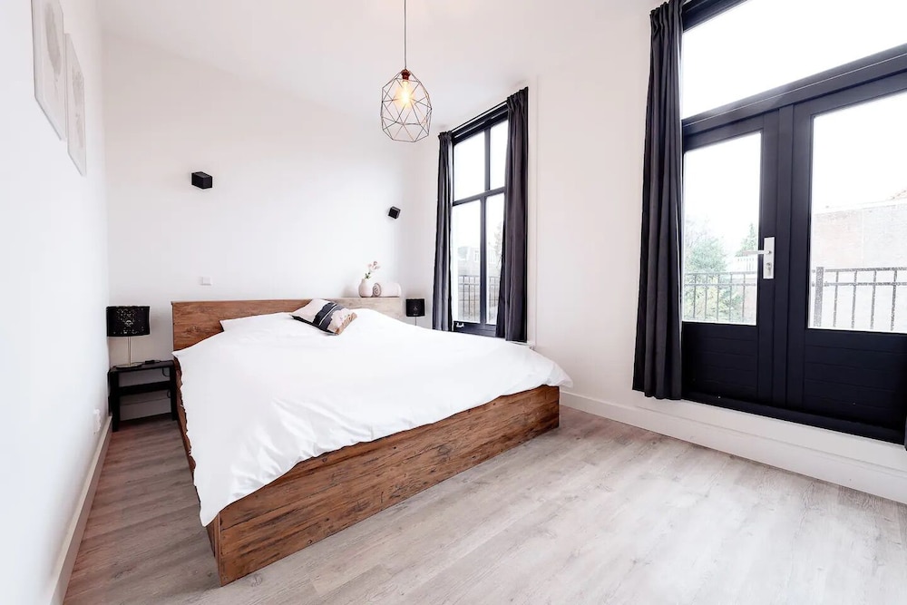 Modern And Bright Apartment - La Haye