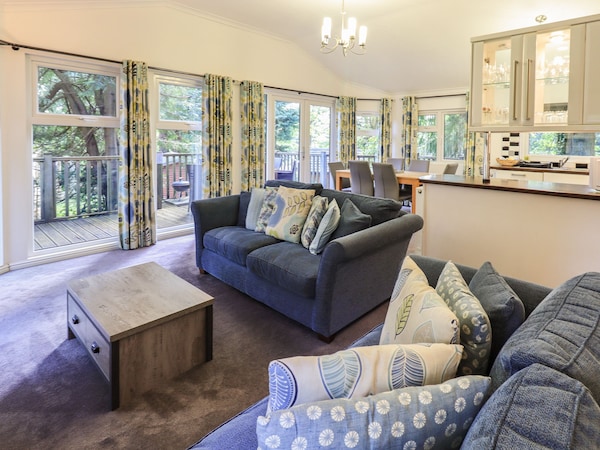 Forest Pines Lodge, Family Friendly In Bowness-on-windermere - Windermere