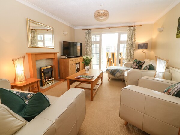 Maple Cottage, Pet Friendly, With A Garden In Broadway - Sudeley Castle