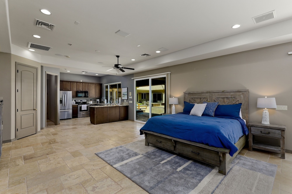 Multi-million Dollar Luxury Resort Estate/sleeps 18 - Lake Havasu City, AZ