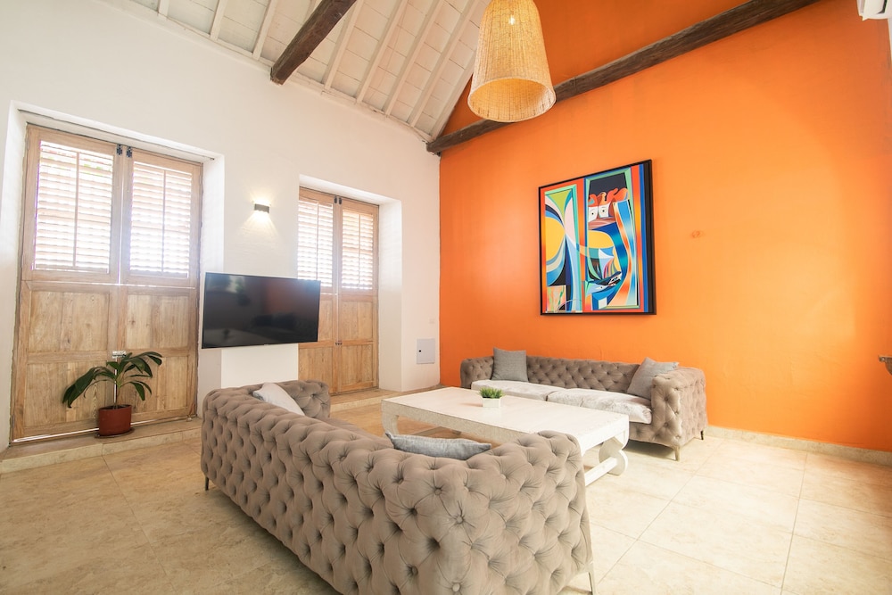Spectacular 6 Bedroom House In Old City - Cartagena