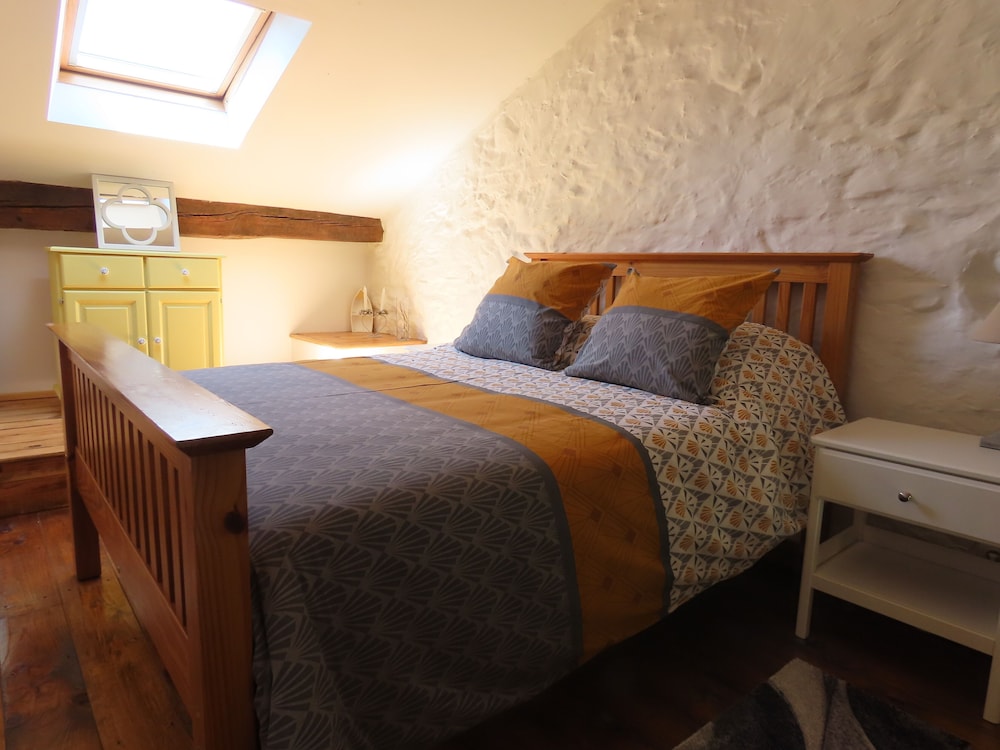 Le Loft One Bedroom Private Apartment Ideally Located For Hiking, Biking, Skiing - Ariège