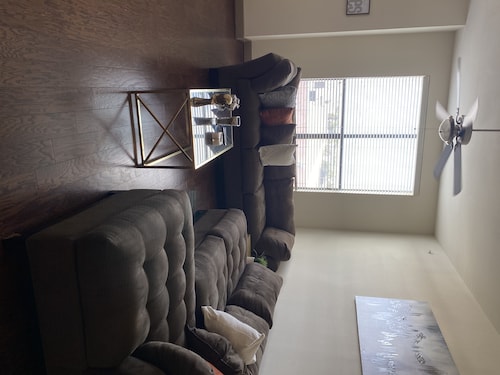 1 Bedroom Apartment, With Patio. - 舒格蘭