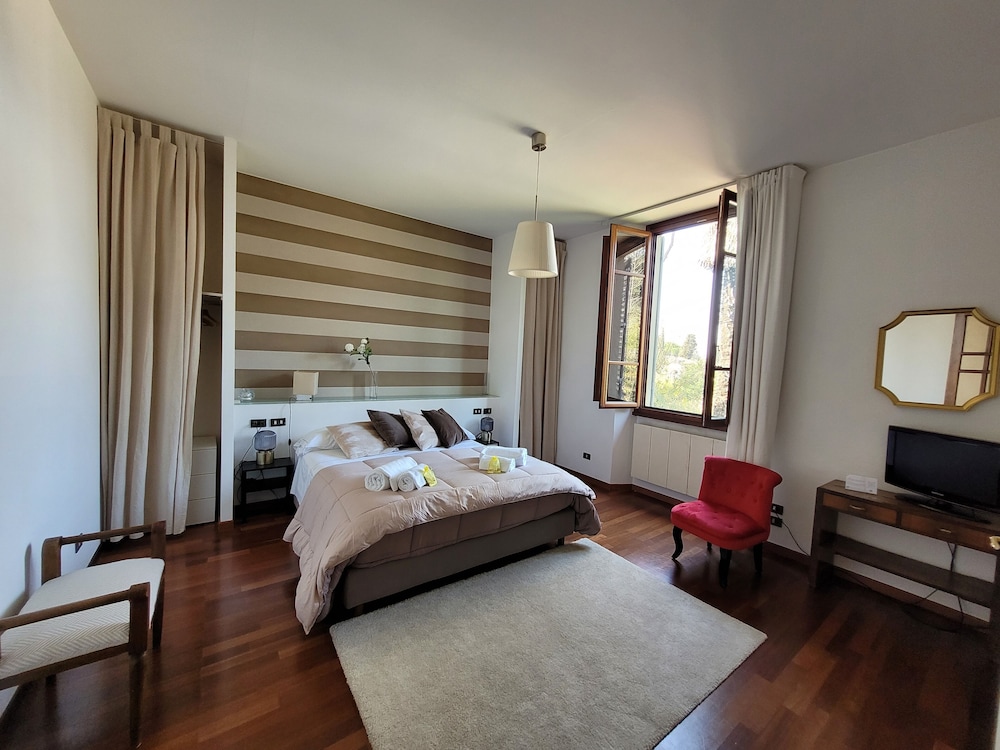 Villa Lia - Apartment In Villa With Private Garden And Pool - Campi Bisenzio
