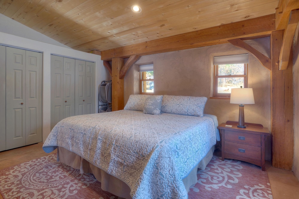 Straw Bale, Solar Powered Cabin In Wooded Setting - Pets Ok - Durango, CO
