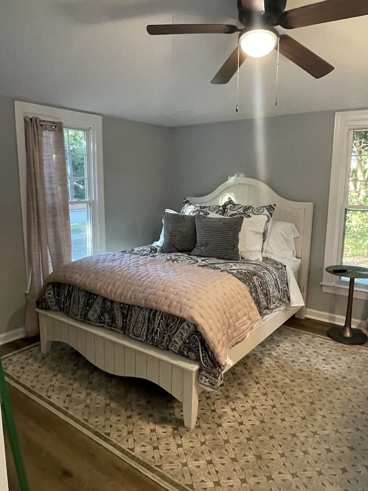 Newly Remodeled Downtown Southern Pines Cottage! Walking Distance-must See! - Southern Pines