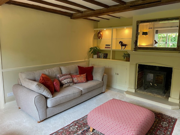 A Cosy Farmhouse In Wild Sussex Countryside, Yet Close To Tunbridge Wells And Sussex/kent Border - Bewl Water